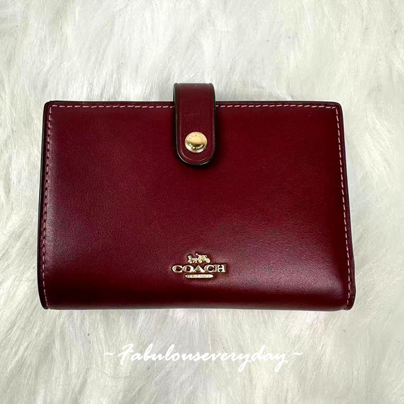 Coach 2-In-1 Wallet In Smooth Leather/Gold/Maroon CCL71 NWT - Picture 1 of 8